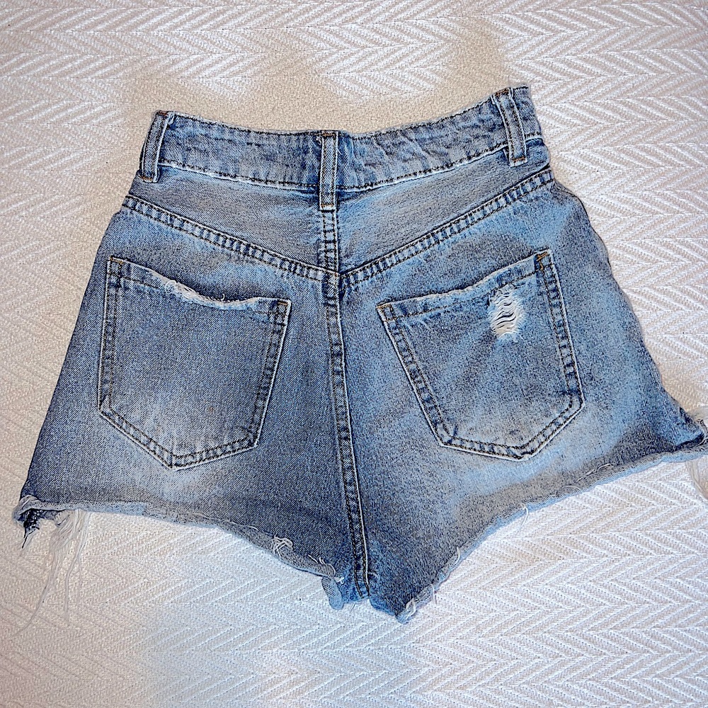 Cotton On denim shorts - Picture 3 of 3